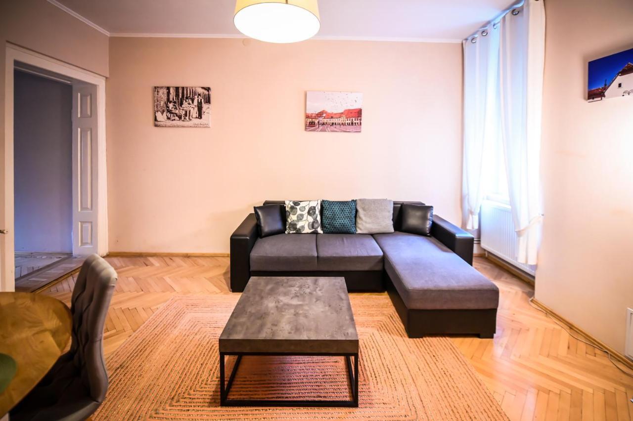Jules' Sunny, Spacious And Central Apartment Сібіу Екстер'єр фото
